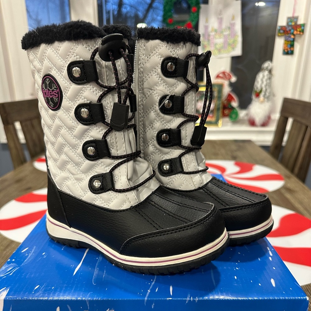 Like New Girls Snow Boots size 13